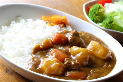 ごはんですよ レシピ: なぜカレーは日本の国民食なのか？