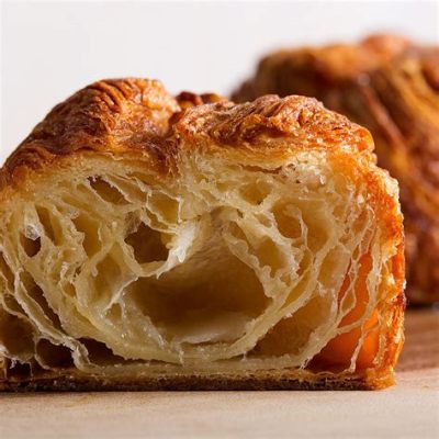  Kouign-amann: ¡Un pastel bretón que te hará bailar de alegría gracias a su crujiente caramelo y textura esponjosa!