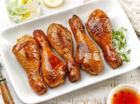  Pollo de Foshan al Horno con Salsa Agridulce: ¿Un Viaje Exquisito Entre la Picante Dulcezza y el Sabor Umami del Pollo Asado?