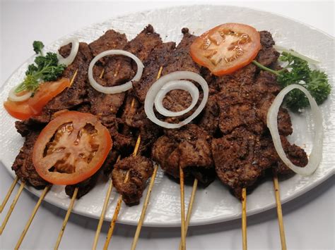  Suya ¡Una explosión de sabores picantes y una textura crujiente irresistible!