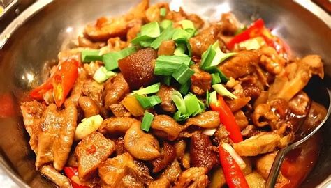  Tujia Estilo Salteado de Cerdo ¿Un festín picante y explosivo para tus papilas gustativas?